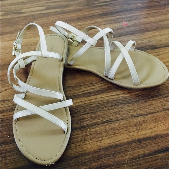 💛 Nude Strappy Sandals 💛