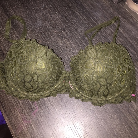 brand new victoria secret laced bra.