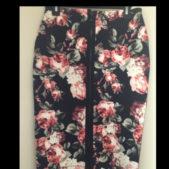 Sexy flower on front and black on back skirt