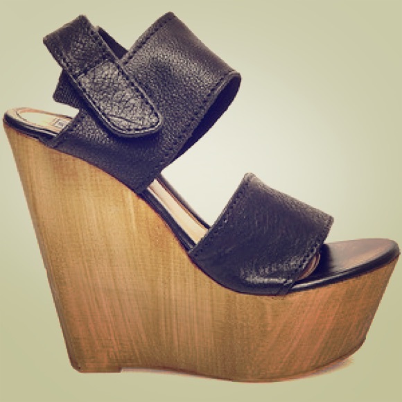 🆕 Leather Double Strap Wedges