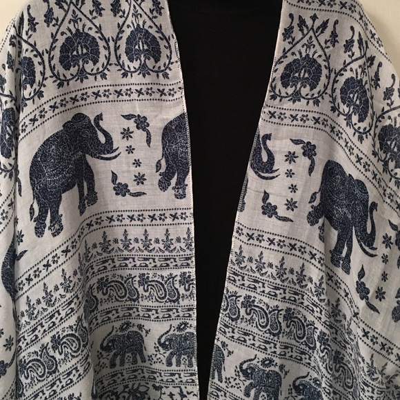 ELEPHANT FANS Blue / White Poncho - Picture 2 of 4