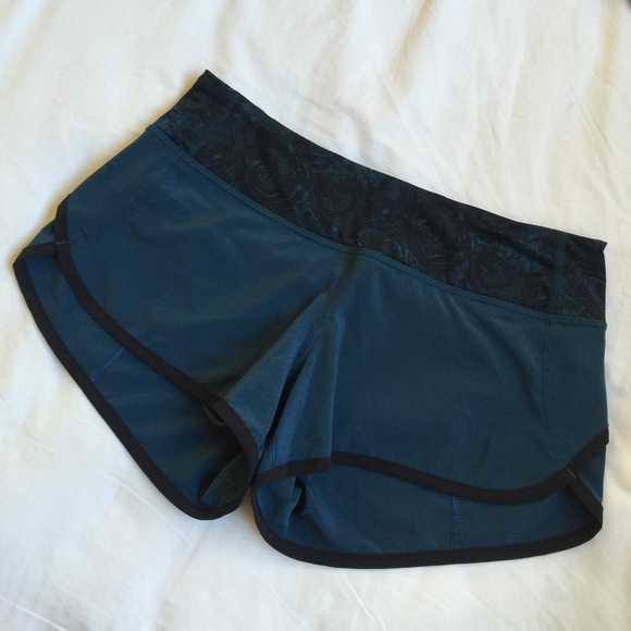 lululemon athletica Pants - Lululemon Speed Shorts Sz 4