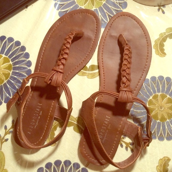 Brown sandal (lowest for 1 hr)