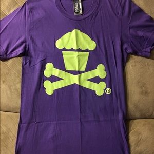 Johnny Cupcakes t-shirt, size: men's small