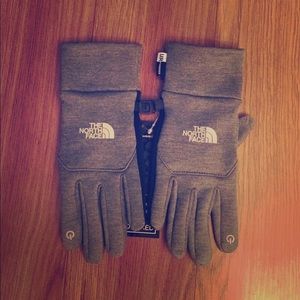 NWT North Face women's e-tip gloves