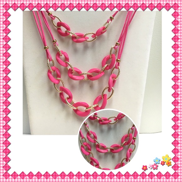 Very very cute necklace.