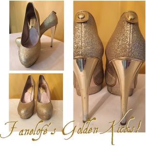 MK 8" gold platform pumps 🙋🏾CORRECTION 5.5"