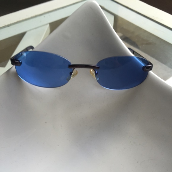 !!SOLD!! Fendi sunglasses with Fendi case - Picture 2 of 6