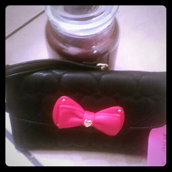 NWT Black with Pink Bow Betsy Johnson purse