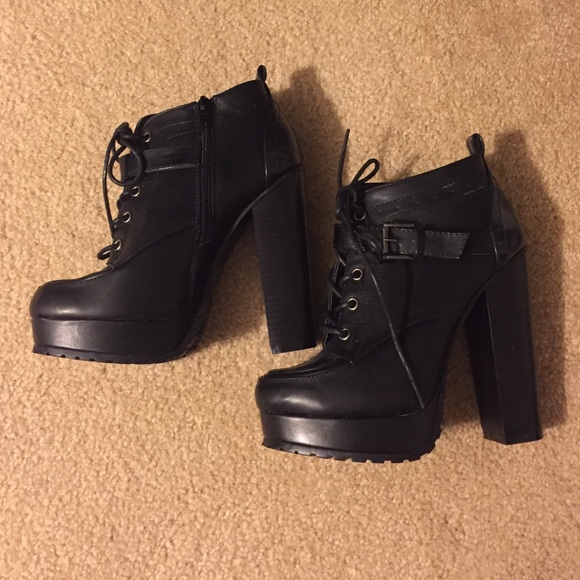 Leila Stone 5 inch black platform booties