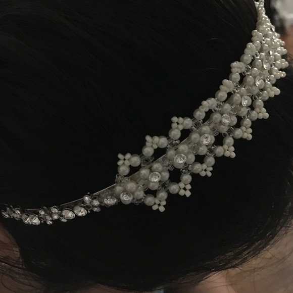 Swarovski crystal hair band - Picture 2 of 3