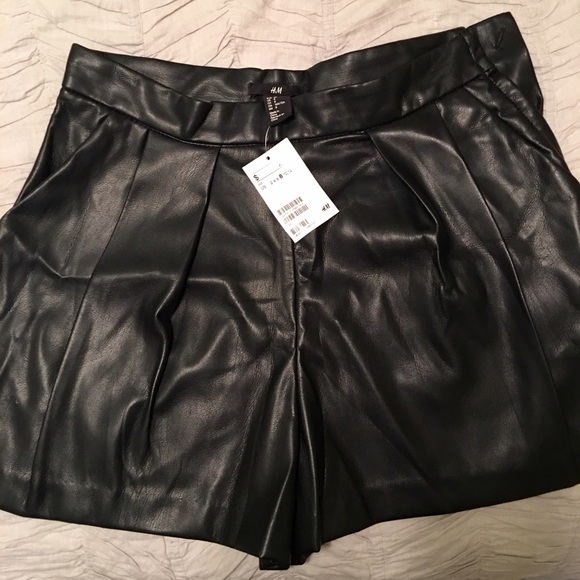 H&M Black leather pleated shorts