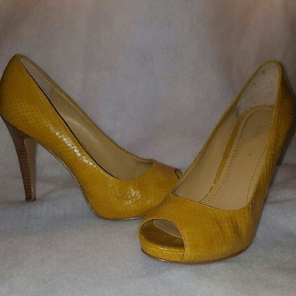 Just reducedNine West Mustard heels size 5.5, used