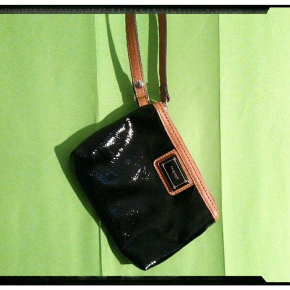 Winter Sale! NWOT Nine West Wristlet