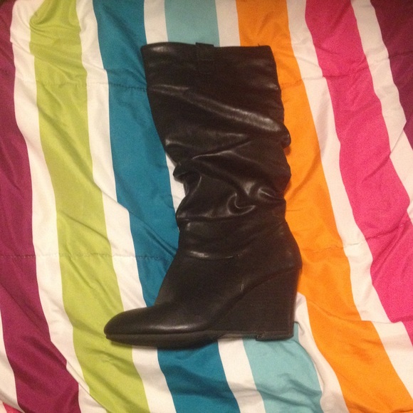 ---Black Wedge Boots---