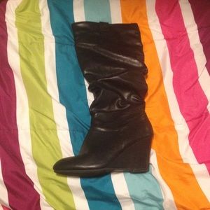 ---Black Wedge Boots---