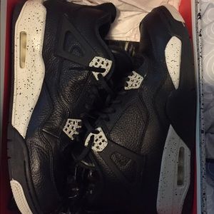 Air Jordan Retro 4 "Oreos" size 12