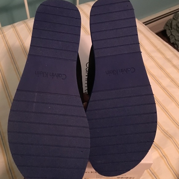 Calvin Klein Logo Sandals - Picture 4 of 4