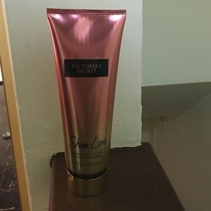 VS sheer love lotion