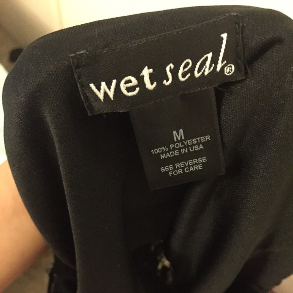 Crop top. Goes well with a kimono over it. - Picture 2 of 2