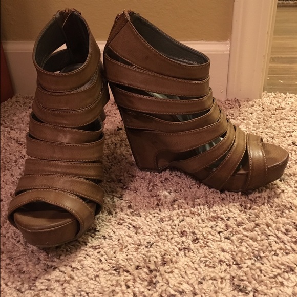 Tan wedge shoes