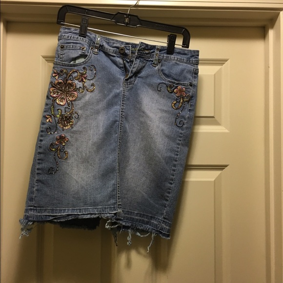 Cute denim skirt