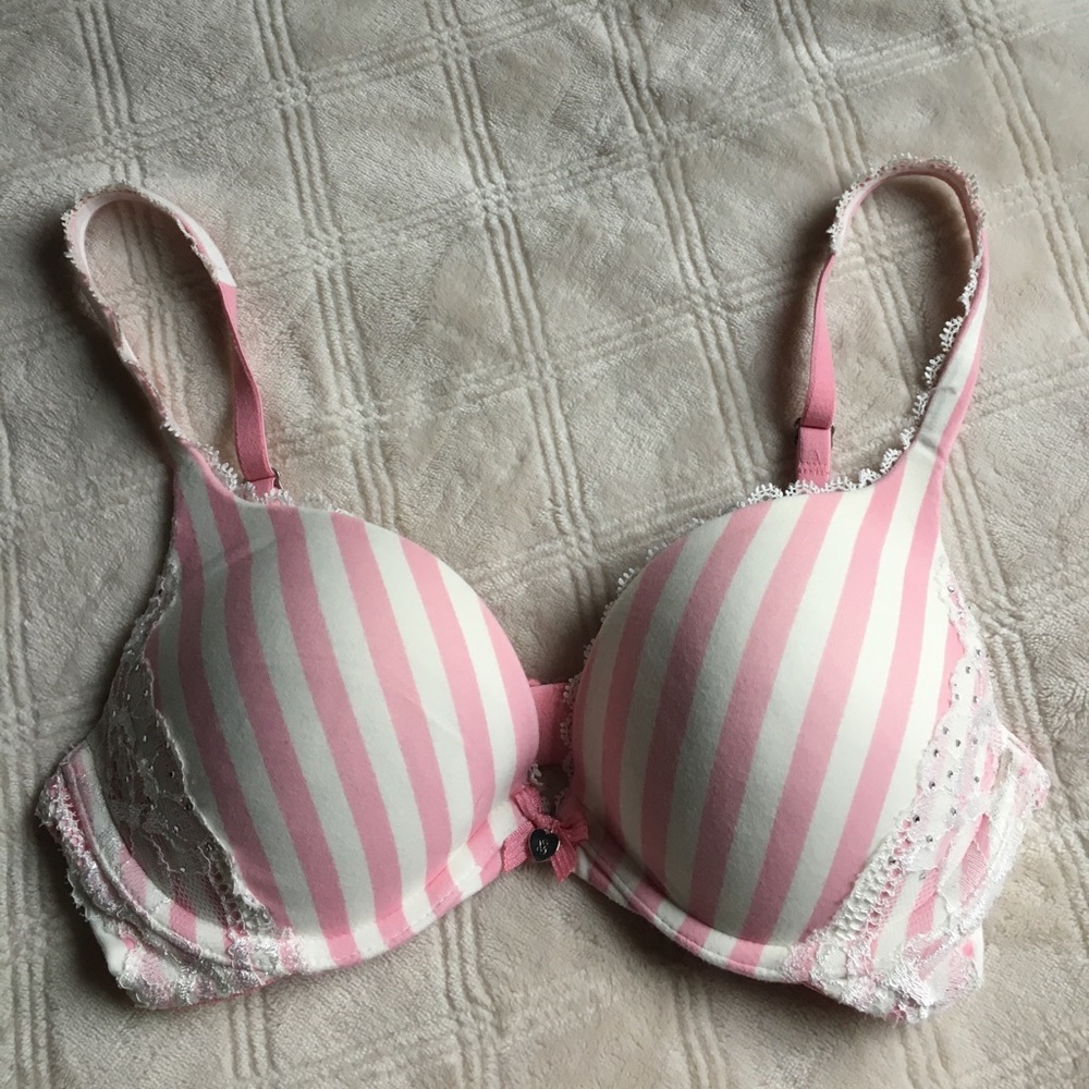 Victoria's Secret Body by Victoria push-up bra