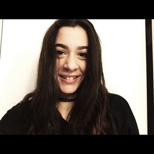 Meet your Posher, Olivia