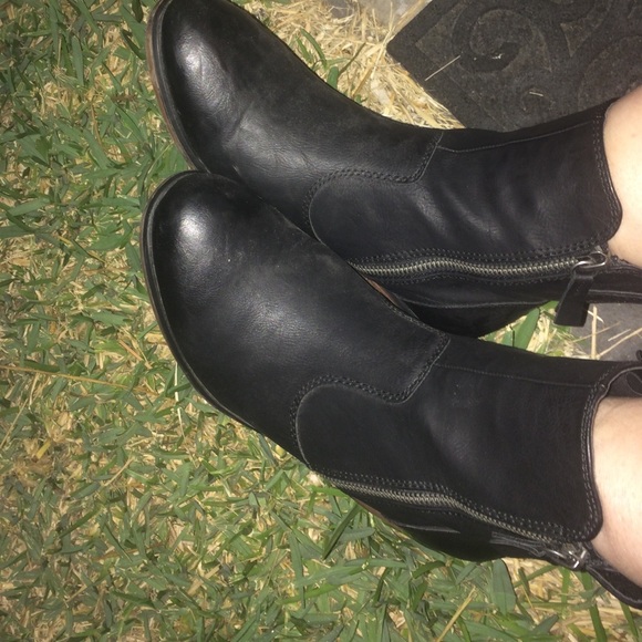 Black boots