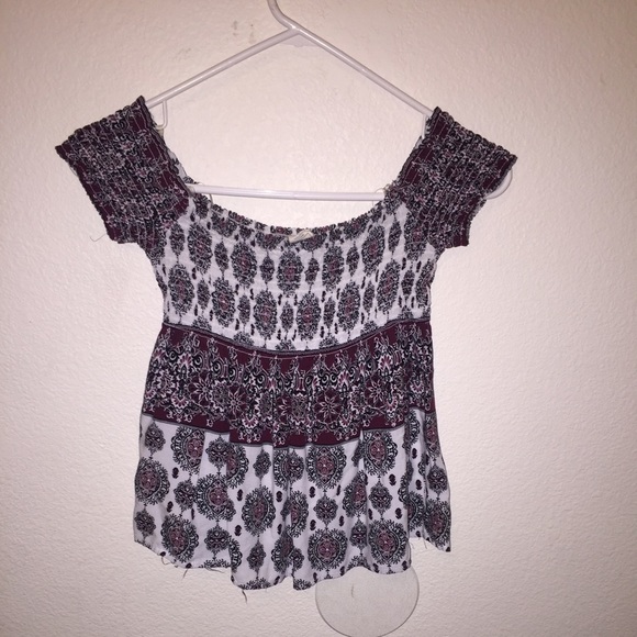 Off the shoulders floral shirt