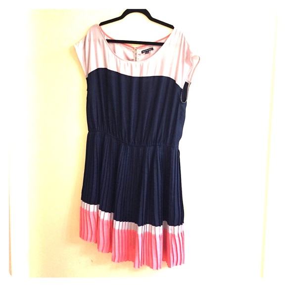 American Eagle XL multicolored pleated dress!