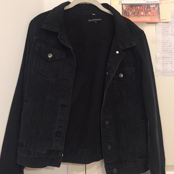 BLACK JEAN JACKET BRANDY MELVILLE