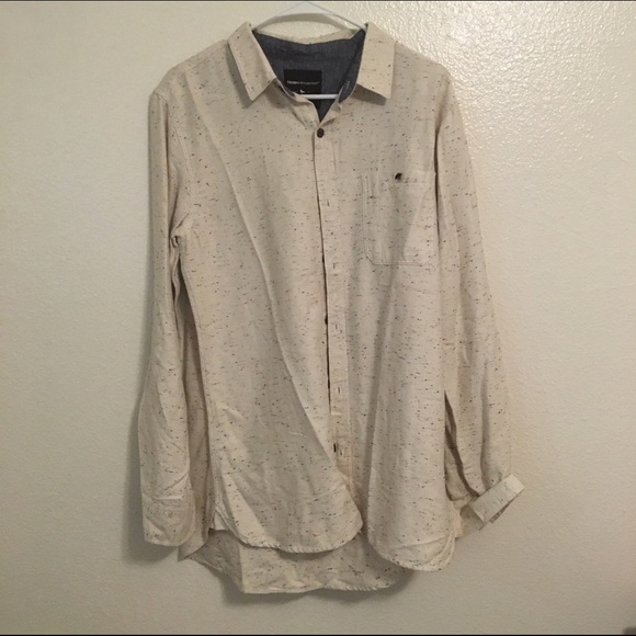 ❌SOLD❌ Men's Casual Button Down - Picture 2 of 3