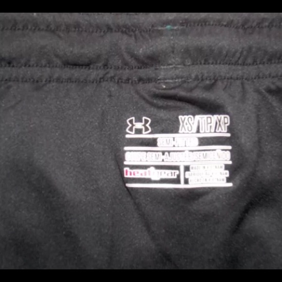 Under Armour Shorts XS - Picture 3 of 4
