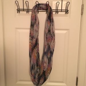 DSW Scarf