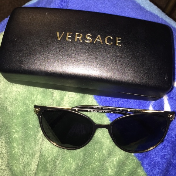 Sunglasses main image 4
