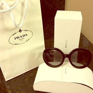 100% Authentic Prada Black Sunglasses 😎
