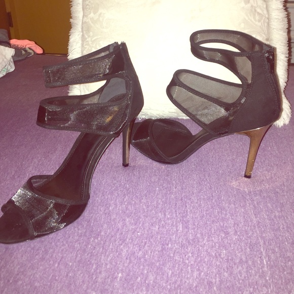 Black heels with gold heel - Picture 1 of 4