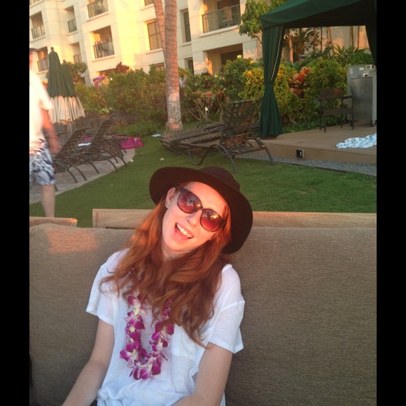 Meet your Posher, Casandra - Picture 1 of 1