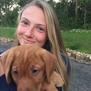 Meet your Posher, Emily