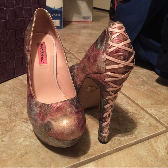 Betsey Johnson Floral Heels - Picture 2 of 4
