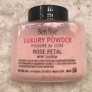 Ben Nye Rose powder
