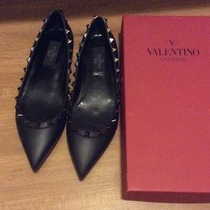 100% Authentic ❤️ Valentino Rockstud