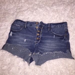 FREE PEOPLE denim shorts!!'