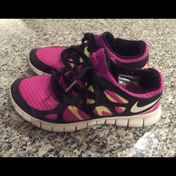 Nike Shoes - Nike sports shoes