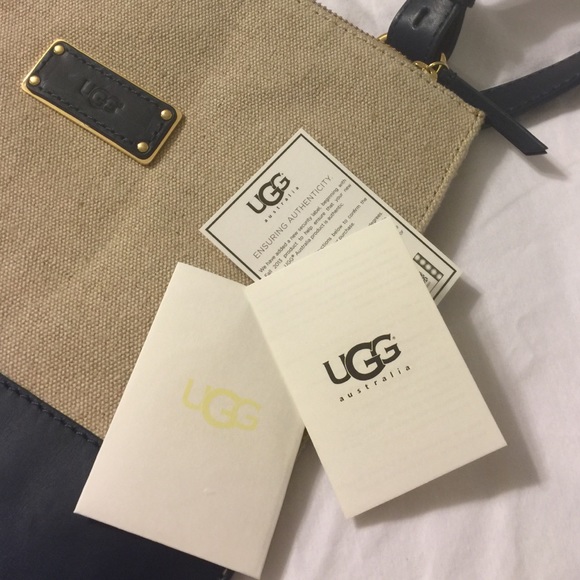UGG AUSTRALIA crossbody - Picture 4 of 4