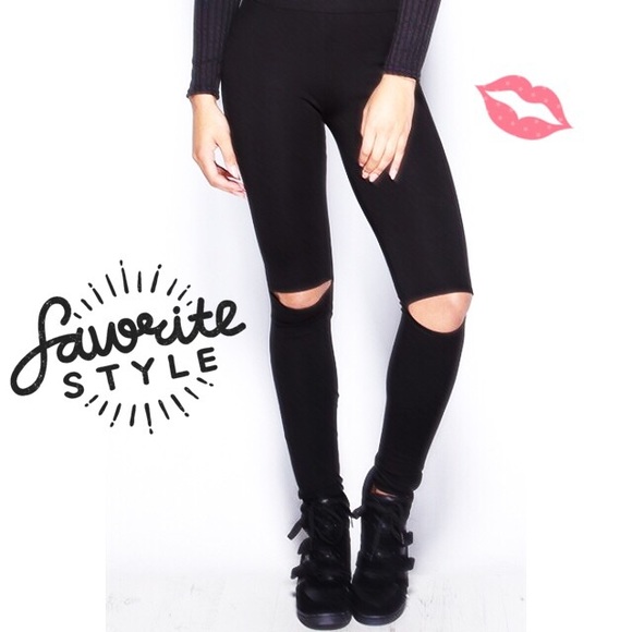 ⚡️Sale⚡️ Black Cut-Out High-Waisted Leggings - Picture 3 of 3