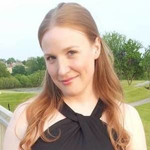 Meet your Posher, Adrienne