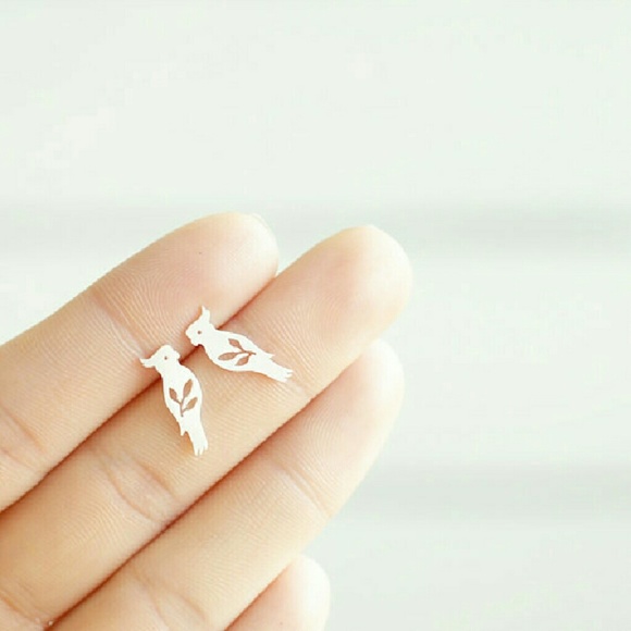 ❤️4 for $20 Sale❤️ Gold/silver plated bird earring - Picture 2 of 4