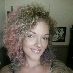 Meet your Posher, Angela